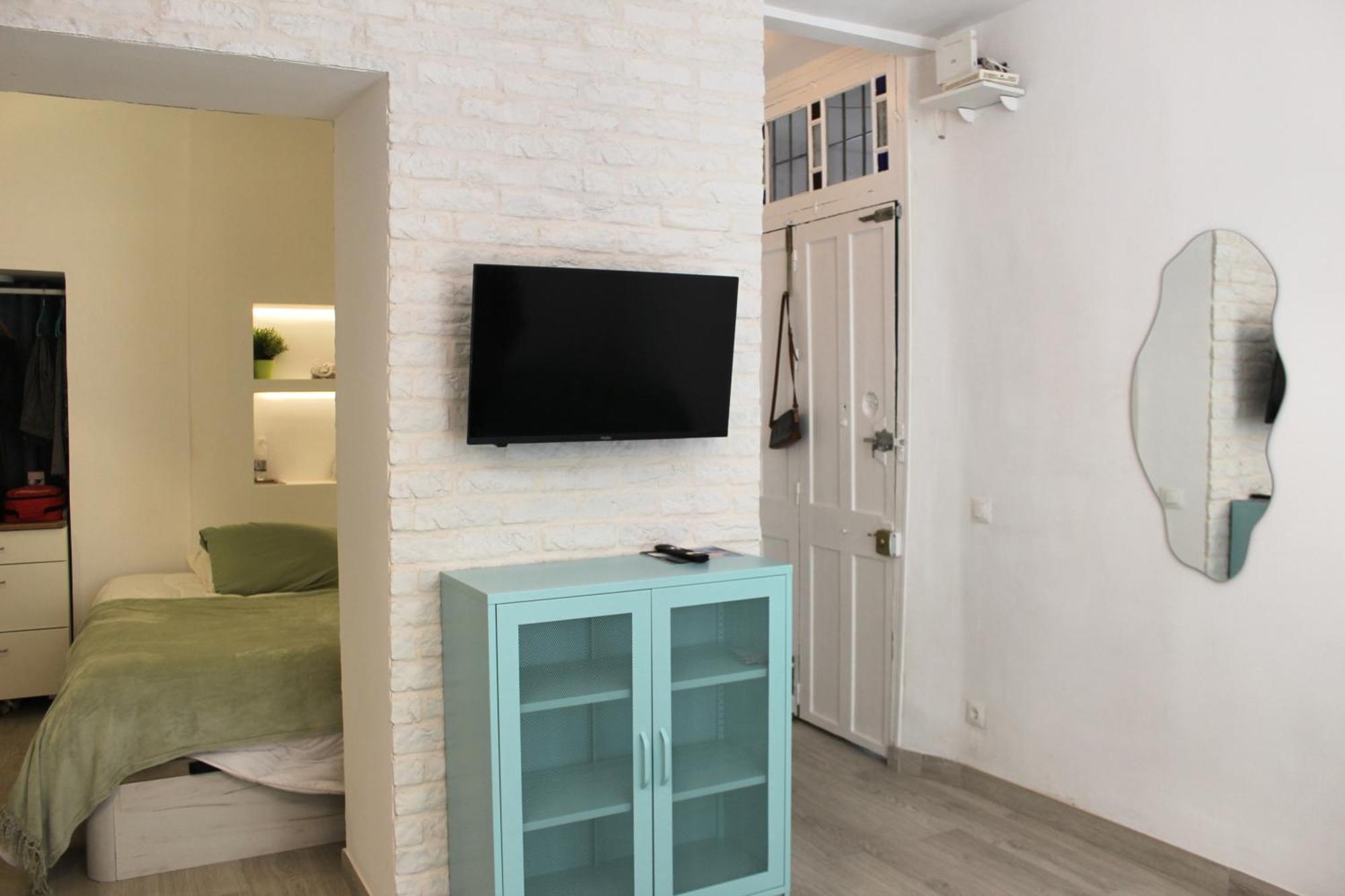 Iyourbasics Lovely Studio Hinestrosa 23 Free Wifi&Ac Malaga Exterior photo